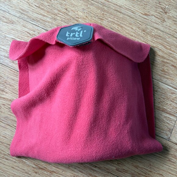 NEW Trtl Super Soft Travel Neck Support Pillow Hypo Fleece Ergo Brace Coral - Picture 6 of 6